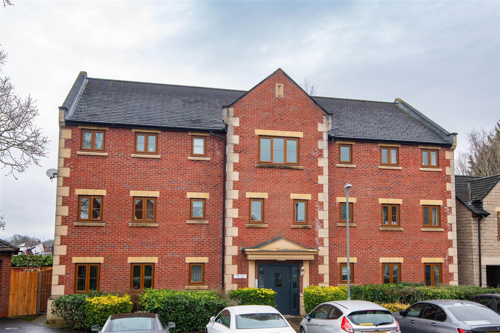 2 bed property in Abbotts Close, Preston